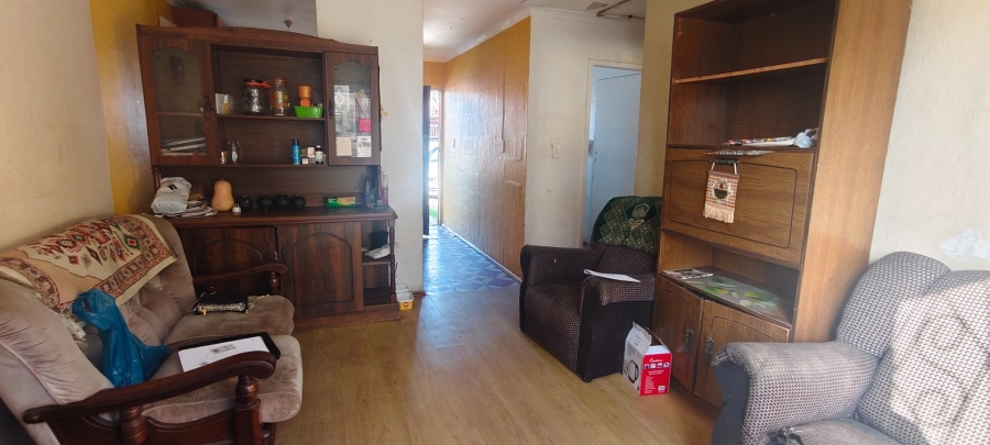 2 Bedroom Property for Sale in Lentegeur Western Cape